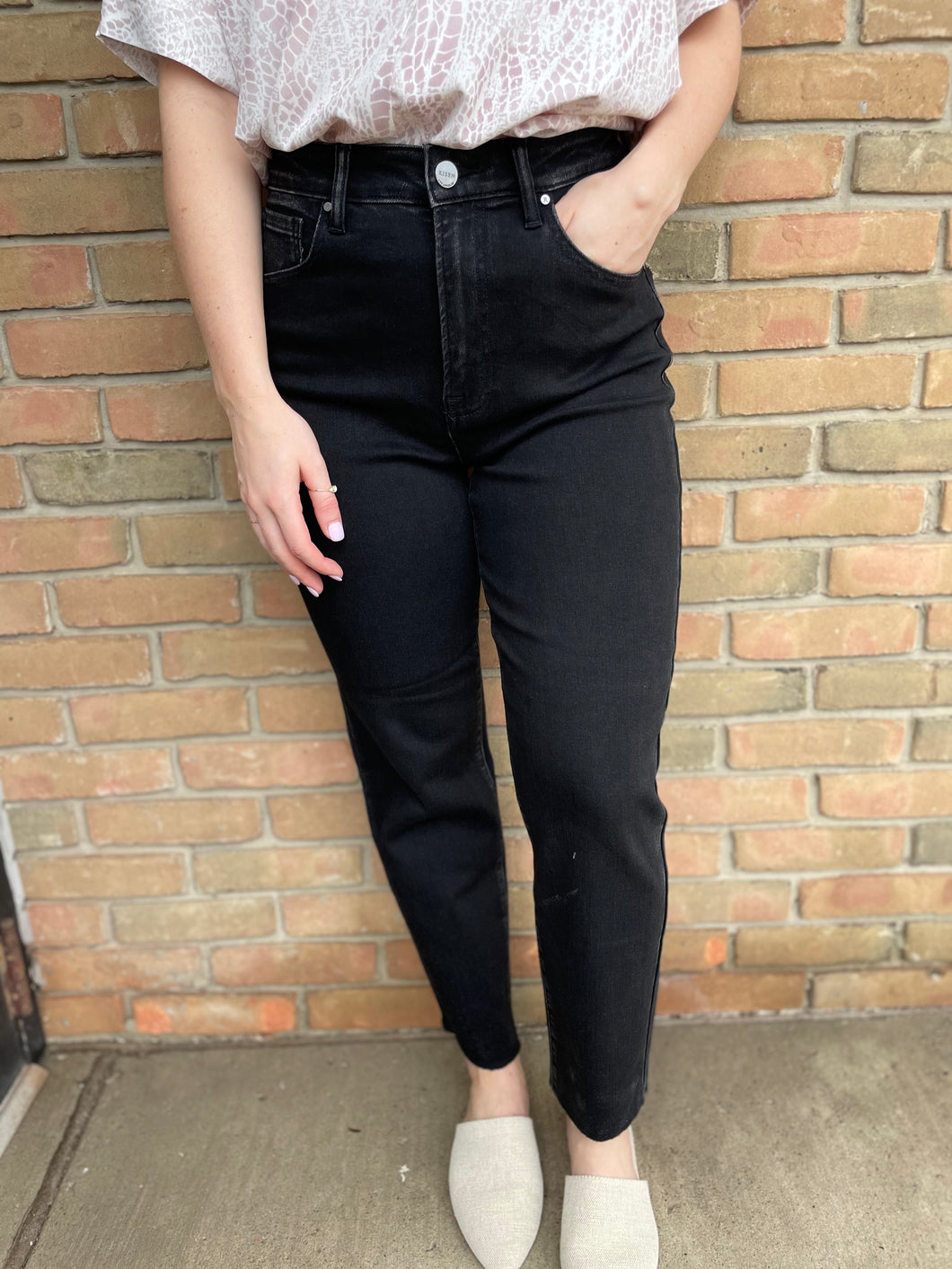 Sydney Black Jeans (Risen)