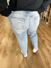Load image into Gallery viewer, Tori Jeans - Curvy
